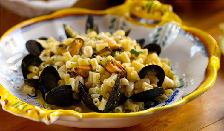 Pasta con Cozze e Fagioli (Pasta with Mussels and Beans)