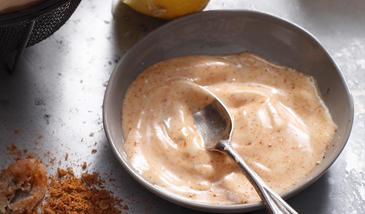 Bowl of rémoulade sauce